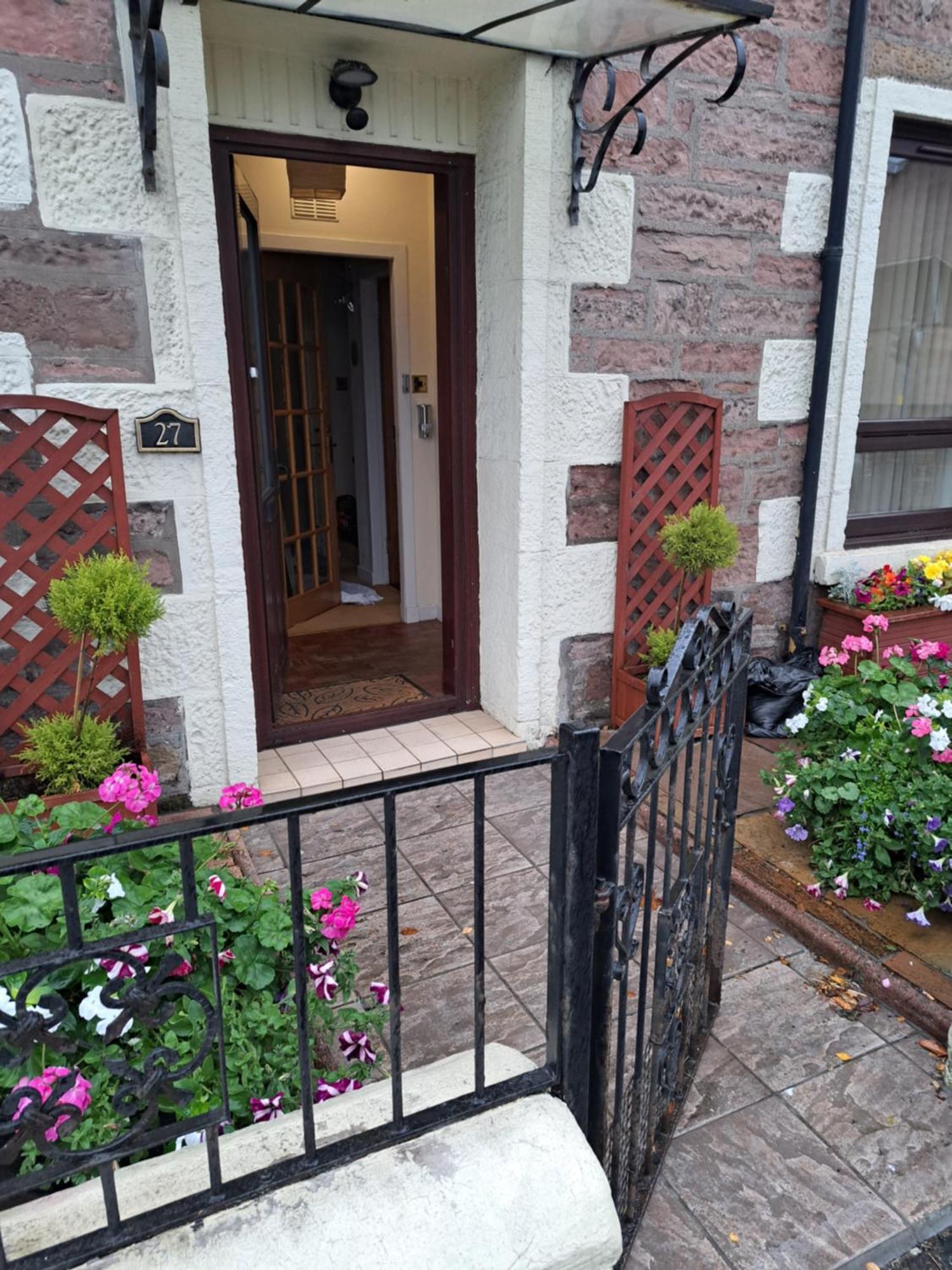 No 27 Bed and Breakfast Inverness Eksteriør billede